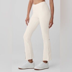 Alo Yoga AIRBRUSH HIGH-WAIST 7/8 FLUTTER LEGGING